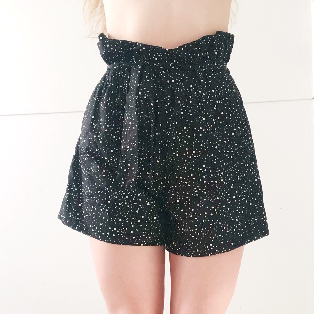 & Other Stories • Spotted Paperbag Shorts
